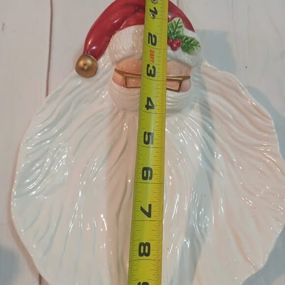 Omnibus by FITZ AND FLOYD Hand-Painted Santa Serving Plate - Picture 7 of 8
